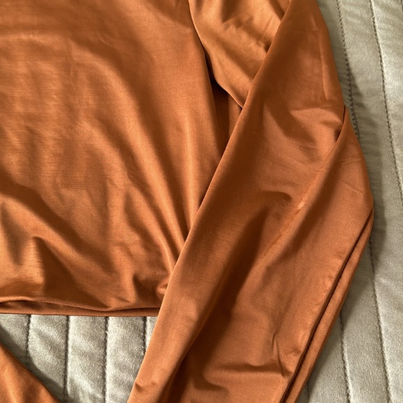 Brown Cropped Top - Picture 2 of 3